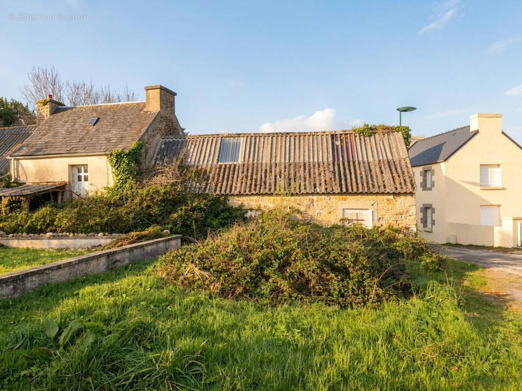 Maison à LE CLOITRE-SAINT-THEGONNEC
