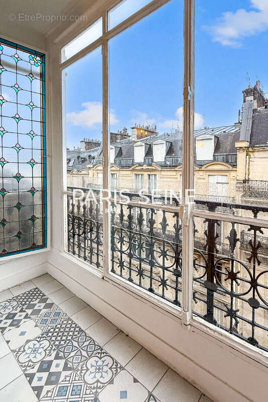 Appartement à PARIS-8E