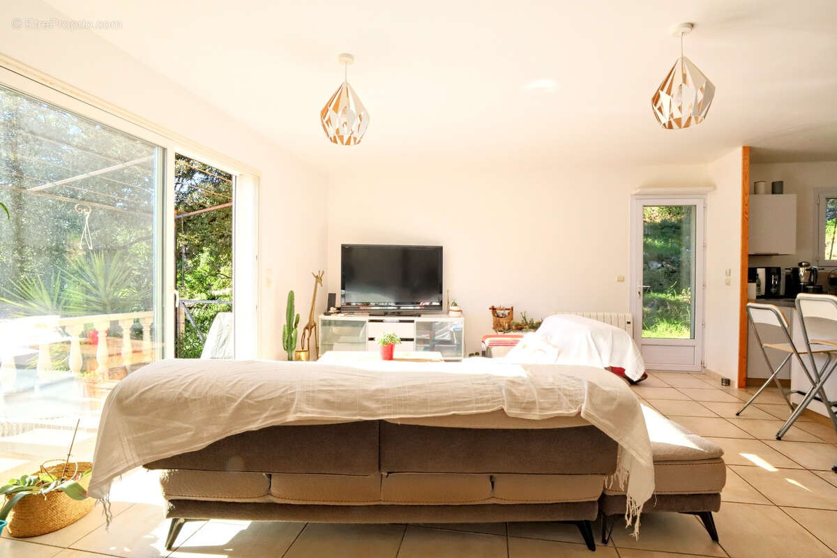 Maison à SOLLIES-TOUCAS