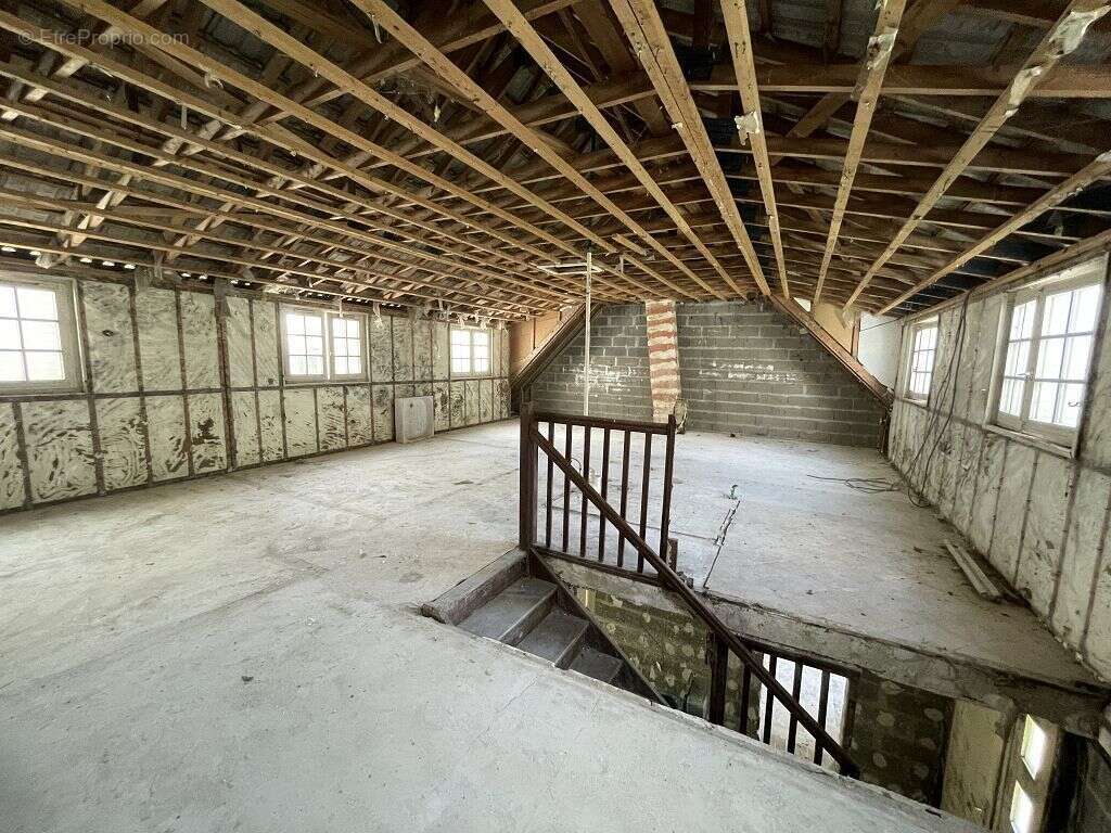 Maison - 151m ² - photo 4