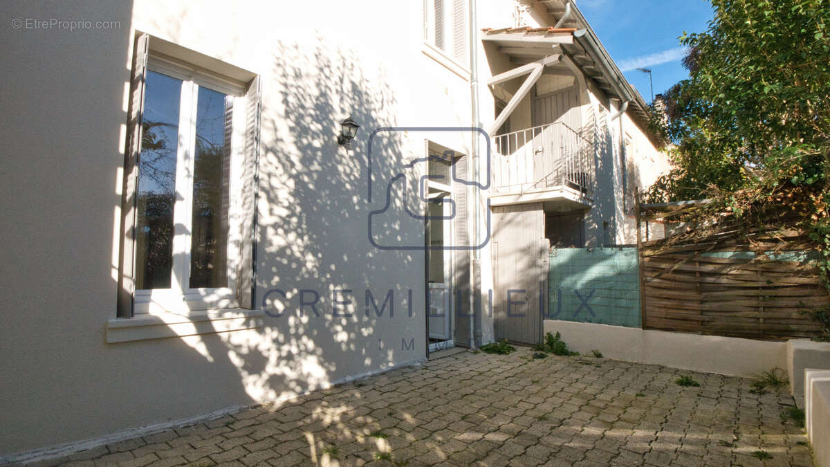 Appartement à GUILHERAND-GRANGES