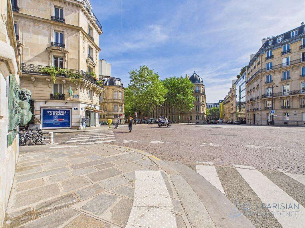 Appartement à PARIS-8E