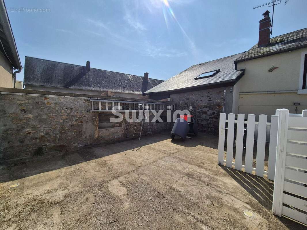 Maison à SAINT-PEREUSE