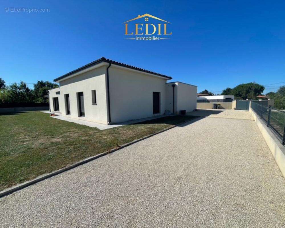 Pavillon avec piscine et garage - photo 10