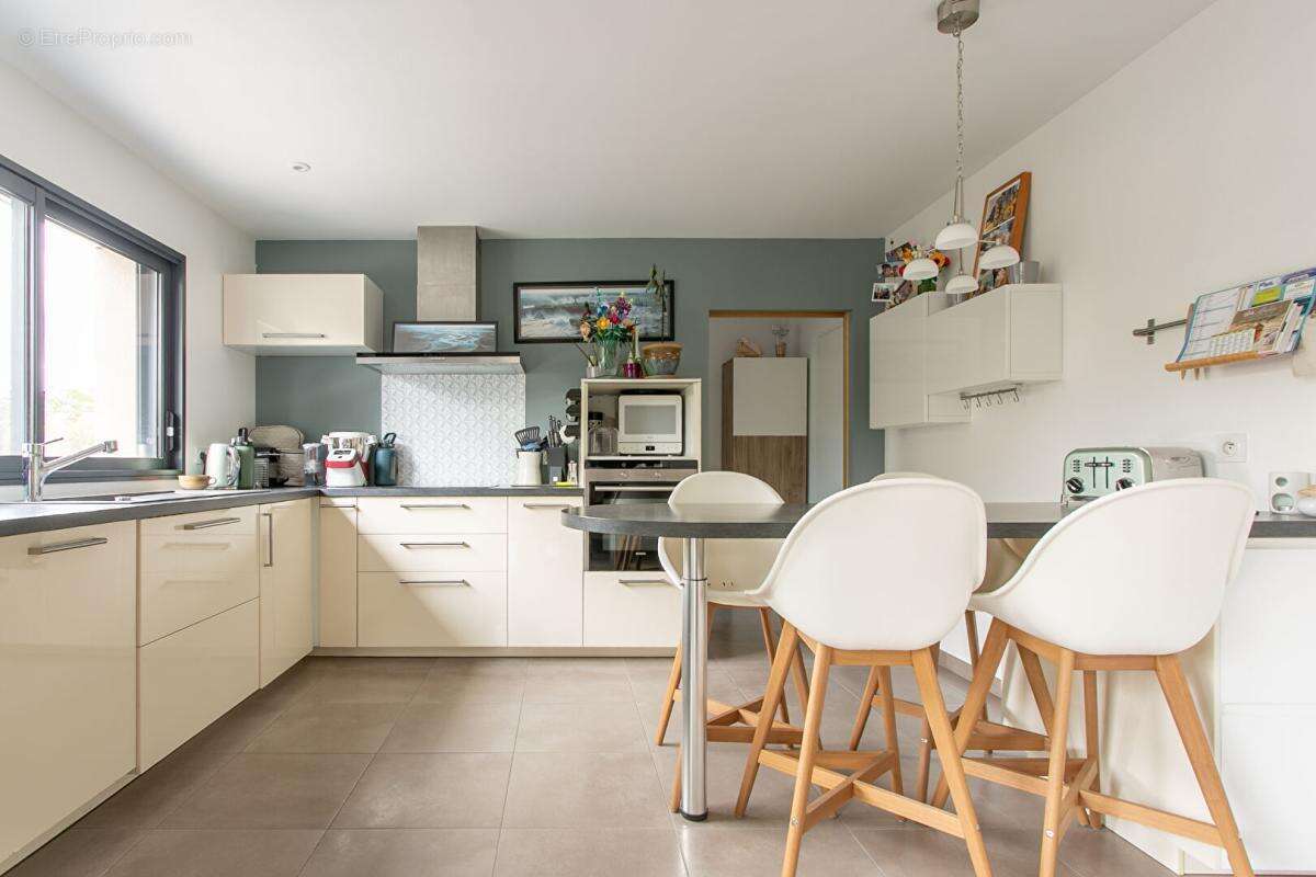 Maison Mouzillon 6 P . 4 Chs . Bureau . 138.77 M² . T 681 M² . Garage . Terrasse . Balcon - photo 9