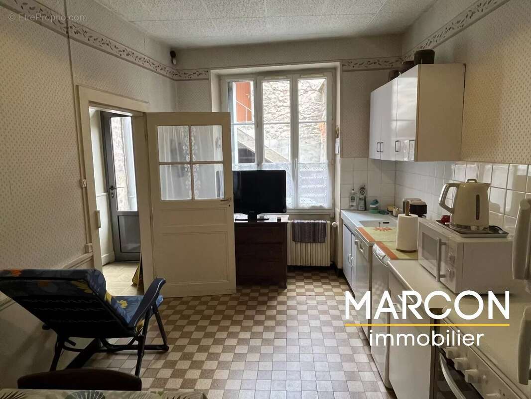 Maison à CHENERAILLES