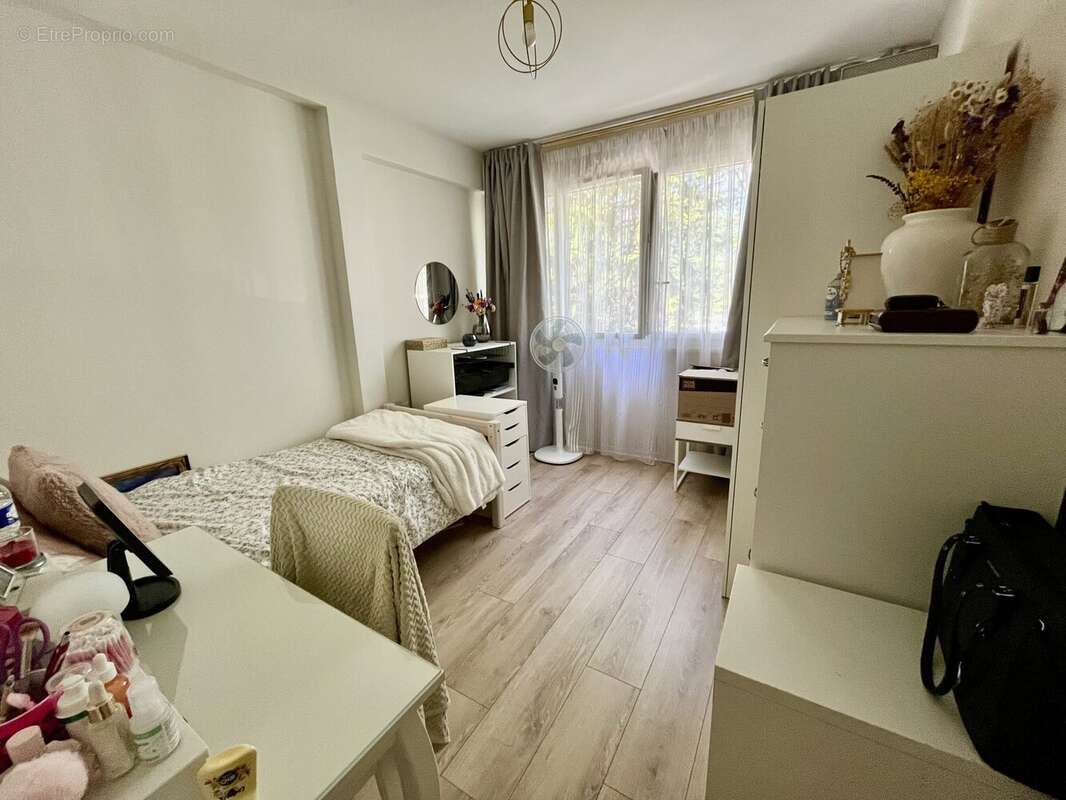 Appartement à FONTENAY-LE-FLEURY