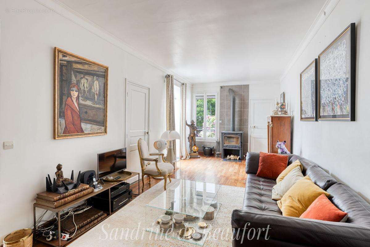 Maison à COURBEVOIE