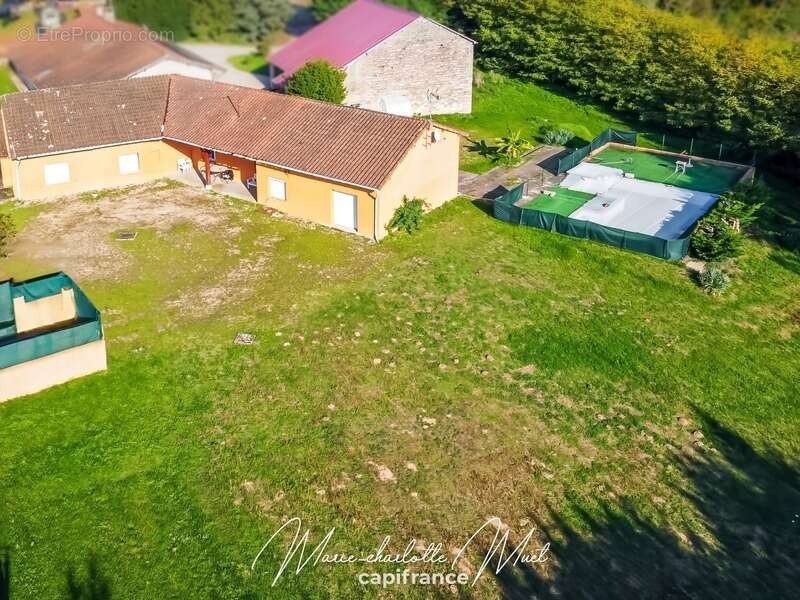 Maison à PONT-DE-VAUX