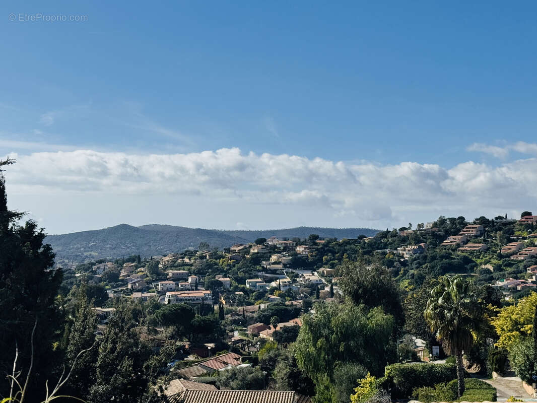 Maison à BORMES-LES-MIMOSAS