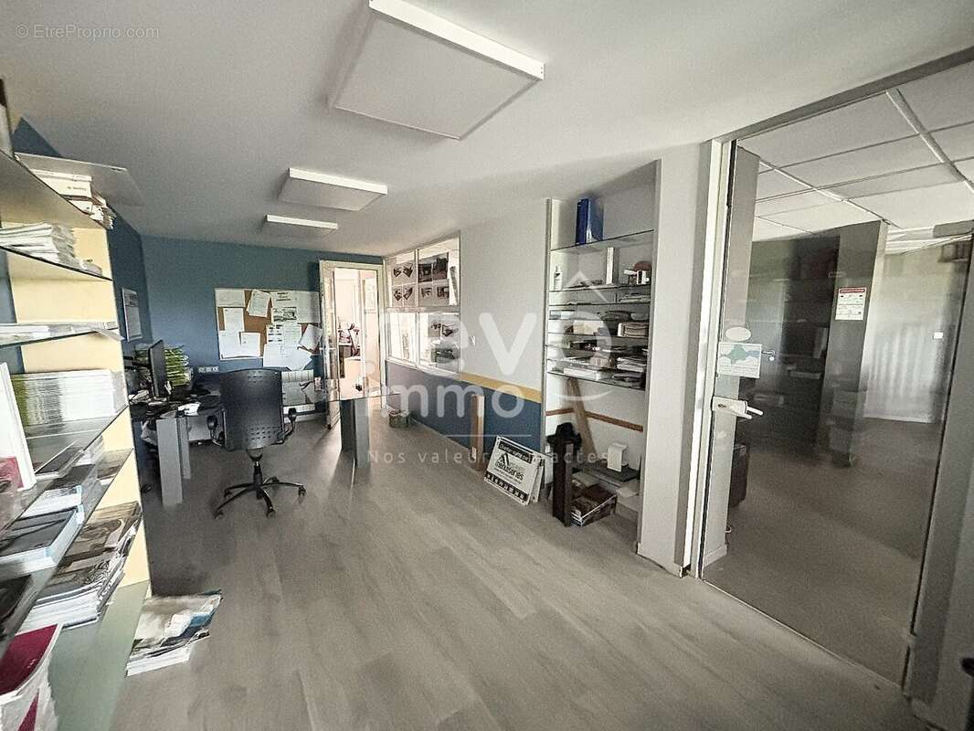 Commerce à FONTENAY-LE-COMTE