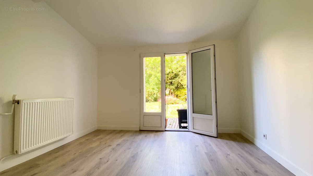 Maison  familiale -  centre ville - longjumeau - photo 7