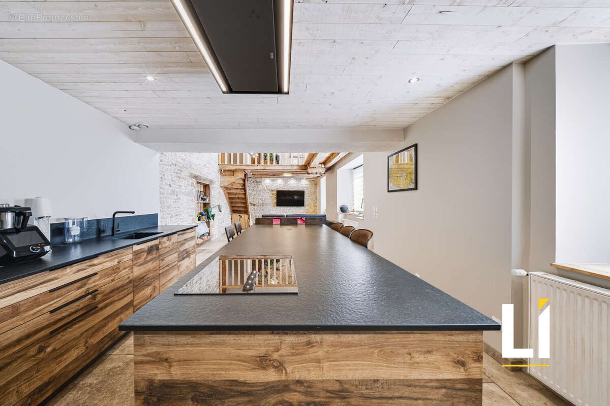 Maison 164 m² à Maiche  - photo 2