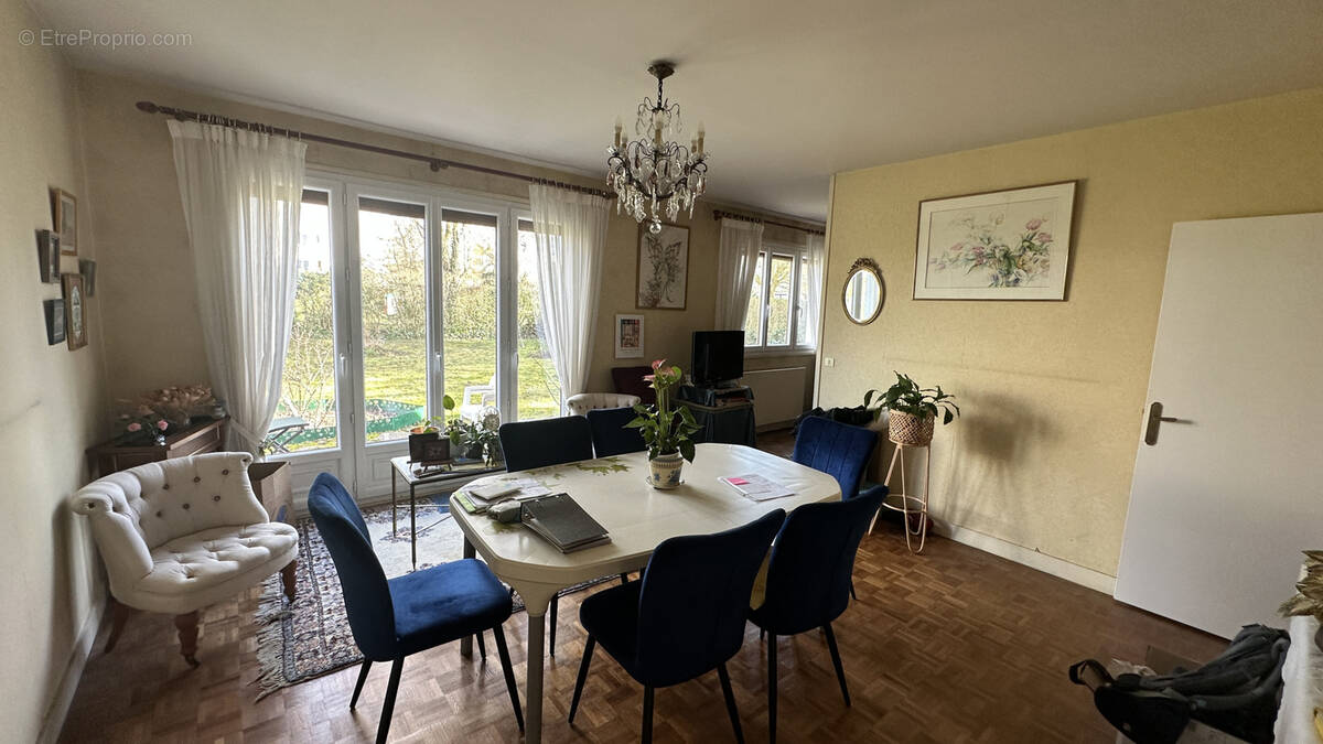 Maison à SAINT-GERMAIN-LES-ARPAJON