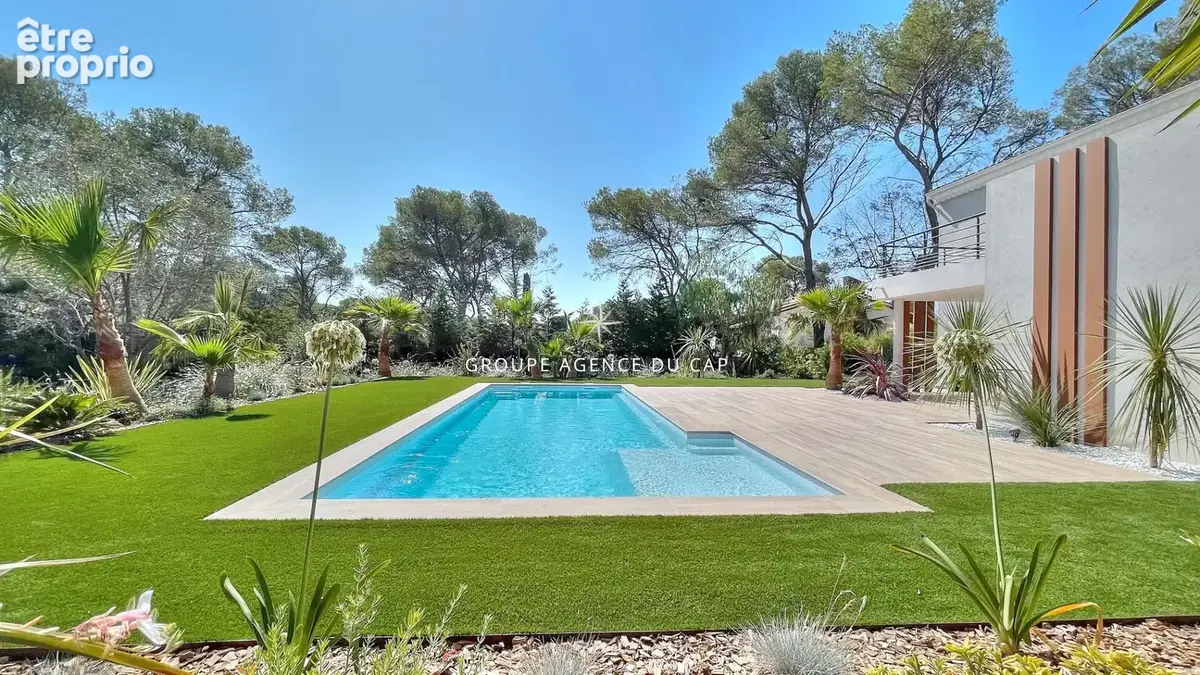 Villa 7 pieces de 190m² avec piscine au calme proche golfs et commerces - photo 2