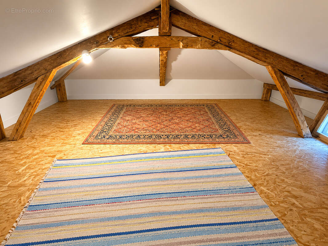 Maison à MONTAIGU-DE-QUERCY