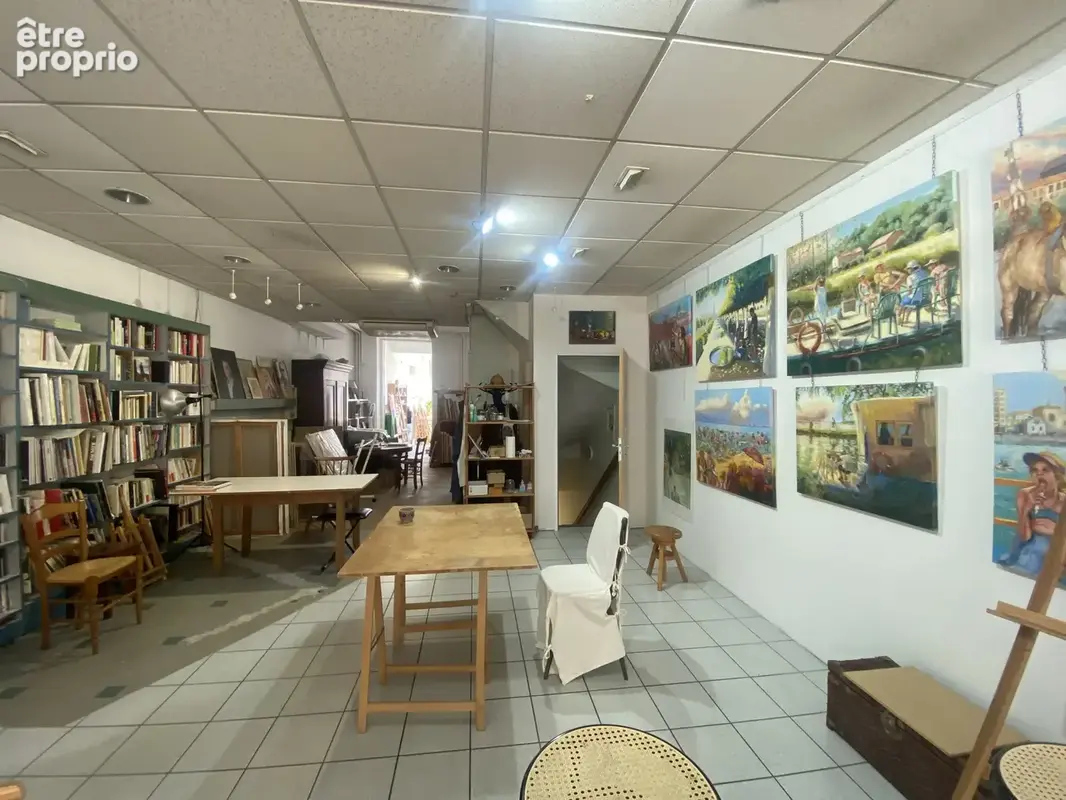 Immeuble de ville avec partie commerciale et partie habitation avec terrasse - photo 17