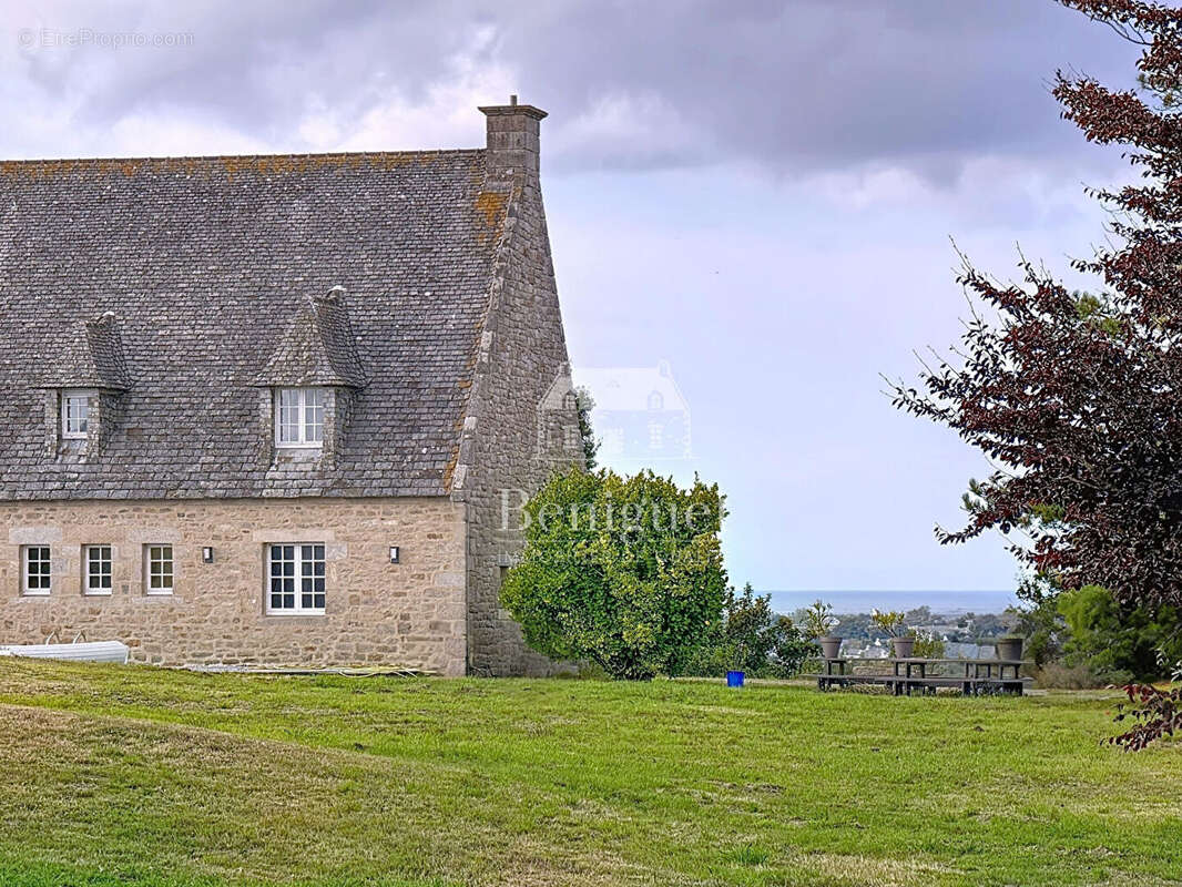 Maison à KERLOUAN