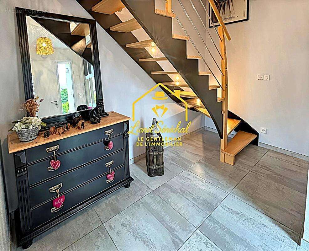 Maison contemporaine 164 m² - Lumineuse, économe en énergie, terrain de 900 m² - photo 6