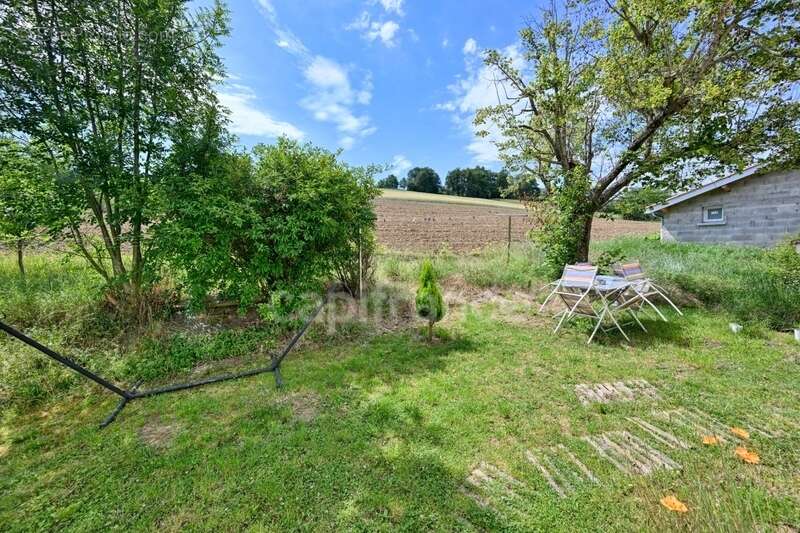 Appartement à COURZIEU