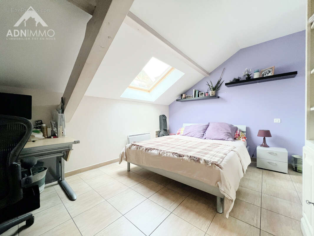 Maison à CHALLEX