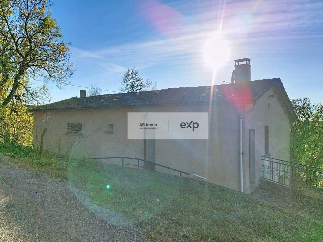 Maison à SAINT-PAUL-DE-LOUBRESSAC