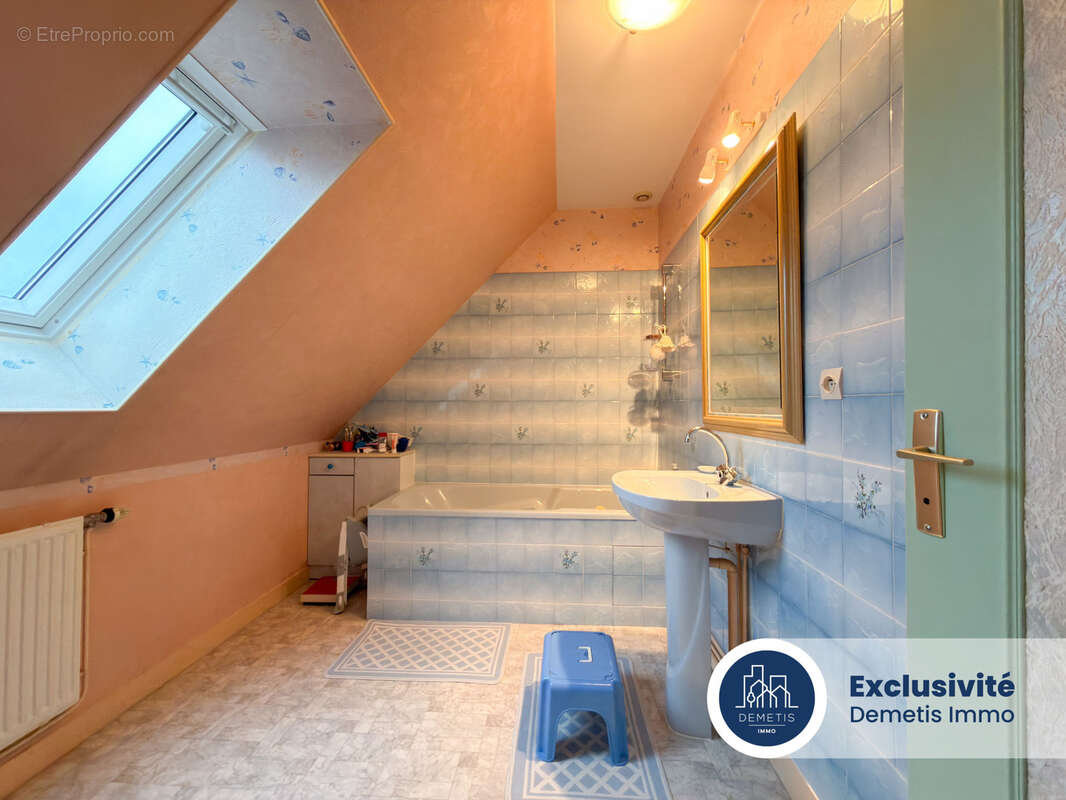 Maison à YVRE-L'EVEQUE