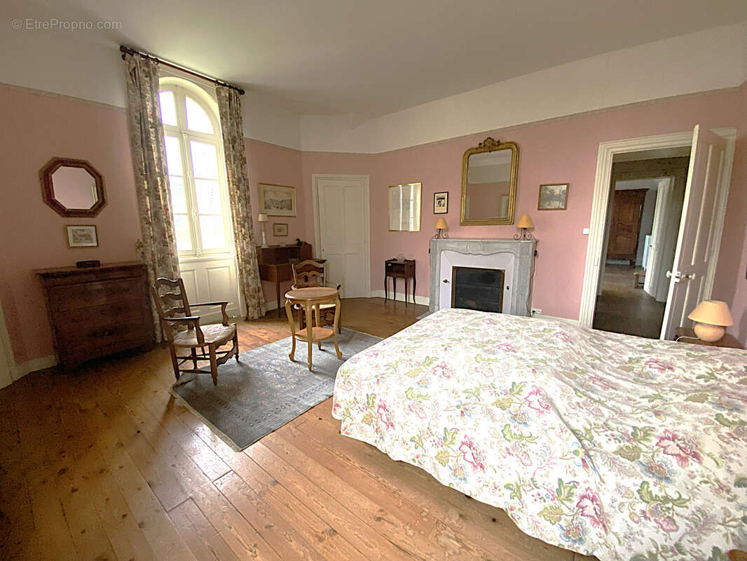 Château de 1905 sur plus de 6 hectares aux portes de Périgueux. - photo 12
