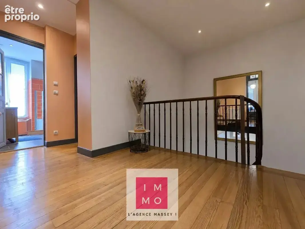 TARBES – Grand duplex de caractère, 4 chambres, terrasse, garage 26m² et parking - photo 17