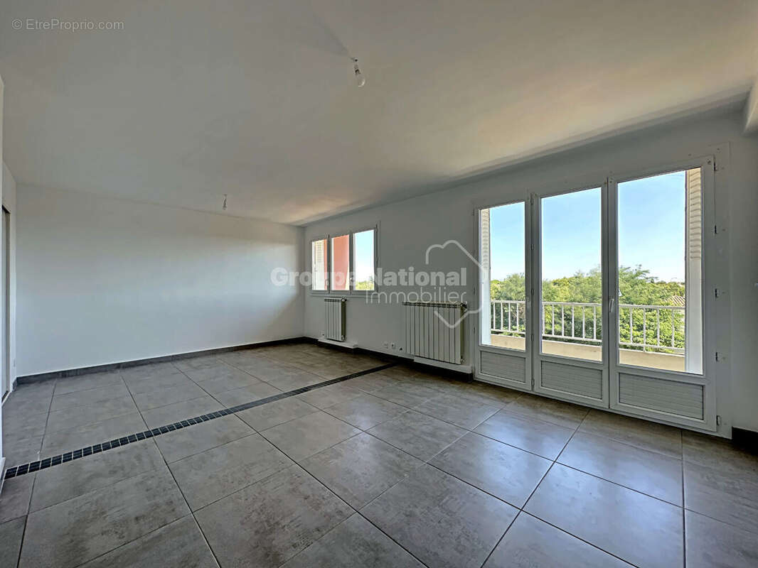 Appartement à LUNEL