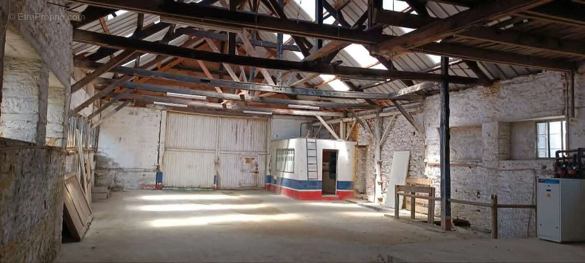 Rohan - grande maison de caractère 200 m² - 6/7 chambres ainsi qu'un hangar de 200 m² - photo 19