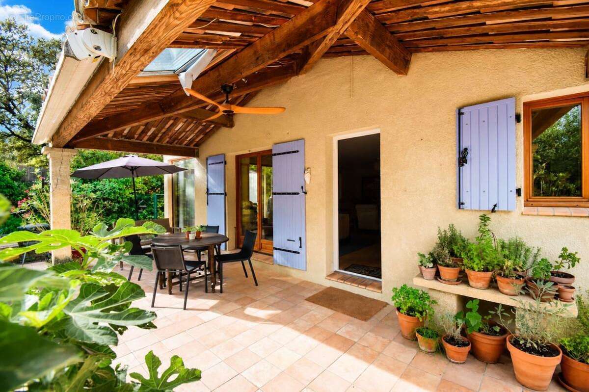 Maison plain pied, 2 ch, 110 m² - photo 3