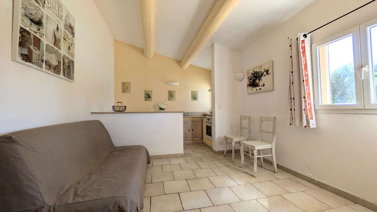 Maison à L'ISLE-SUR-LA-SORGUE