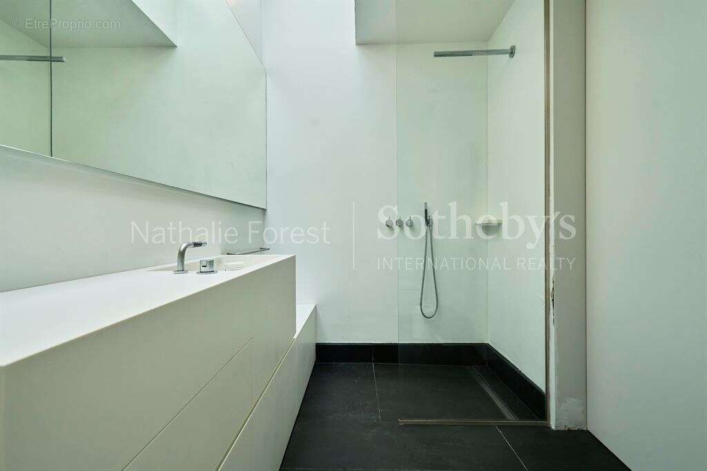 Exclusivité . Bondues  , Rare maison contemporaine sur 3800 m2 , 5 chambres,piscine extérieure. - photo 3