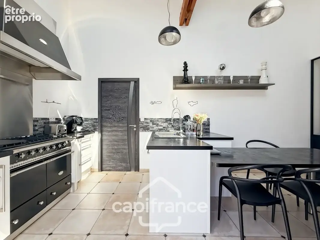 Maison contemporaine de plain-pied de 160 m² – 4 chambres – Véranda de 27 m² avec spa – Double garage – Carport – Noyal-Pontivy - photo 9