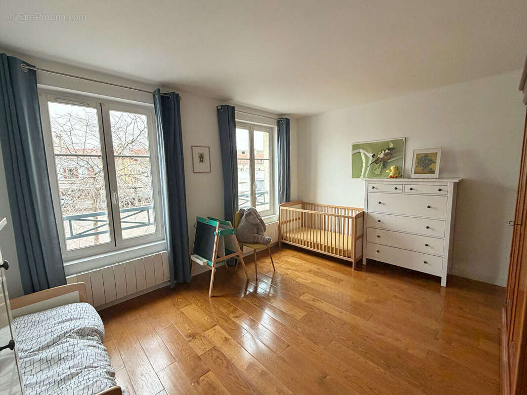 Appartement à NANTERRE