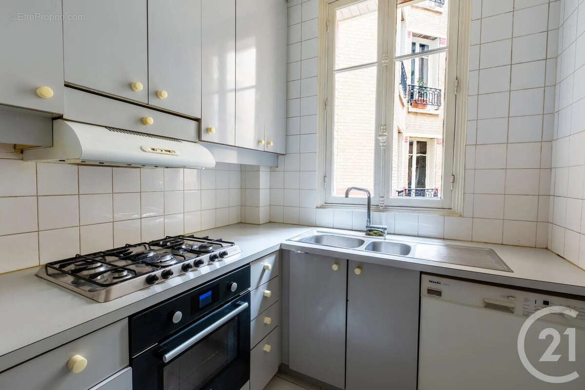 Appartement à NEUILLY-SUR-SEINE