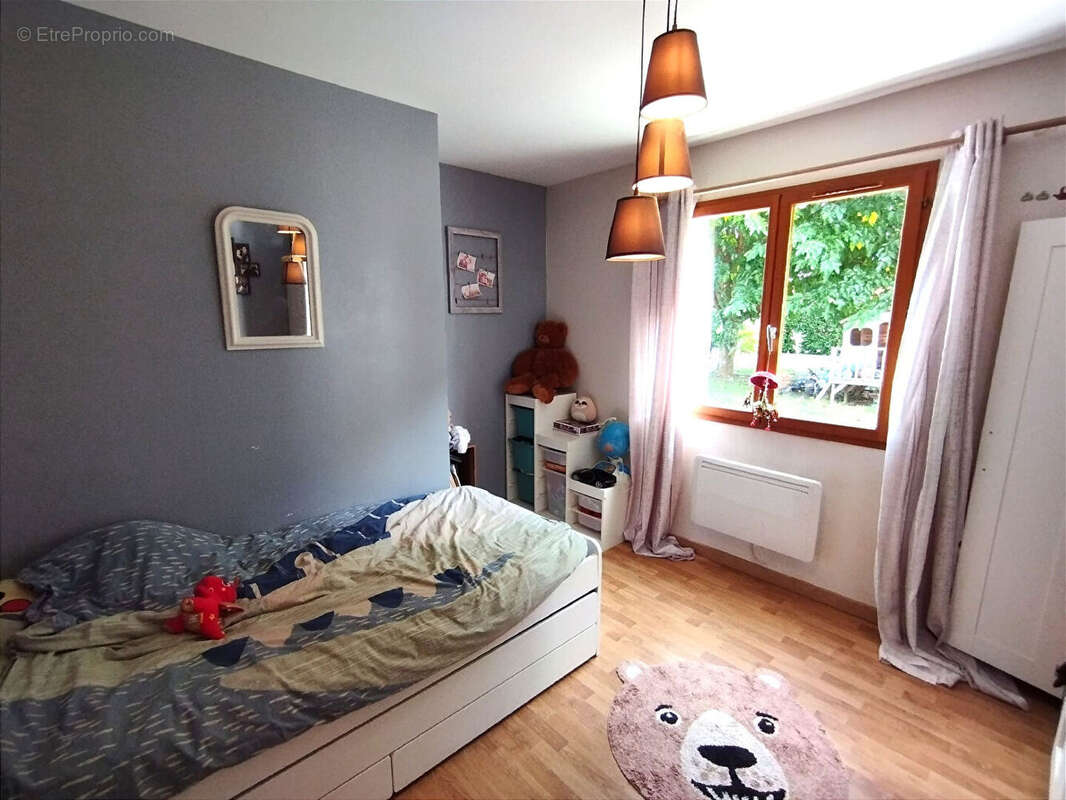 Maison à MOULIETS-ET-VILLEMARTIN