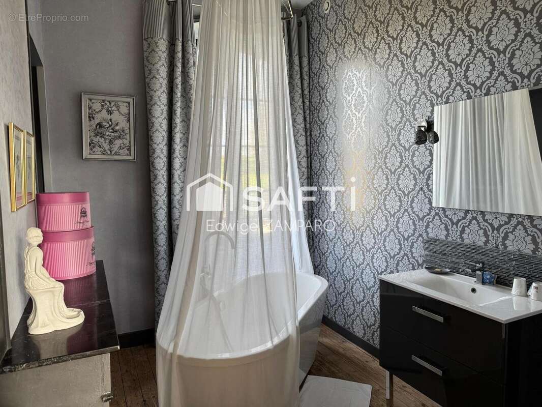 Maison 379 m² à Champagnac-La-Riviere  - photo 9