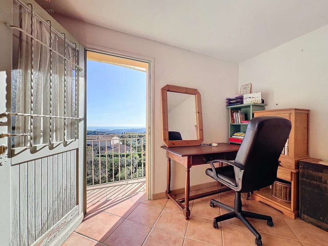 Maison à TOURRETTES-SUR-LOUP