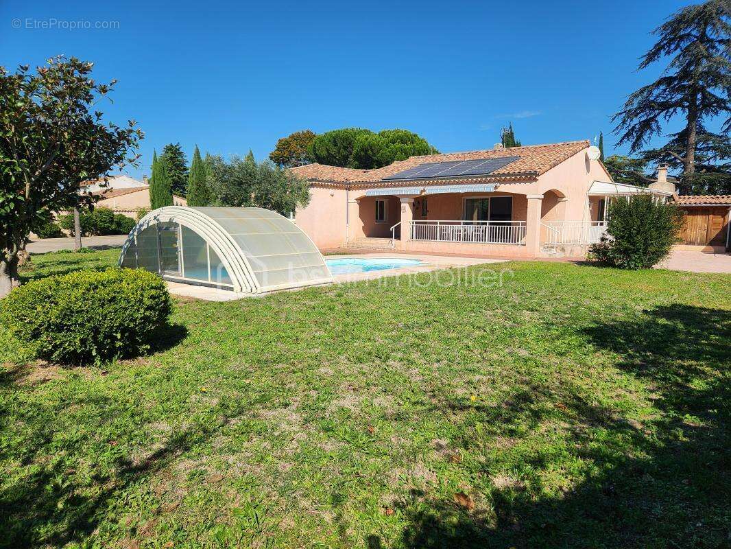 Villa d'exception avec piscine et vaste terrain - photo 2