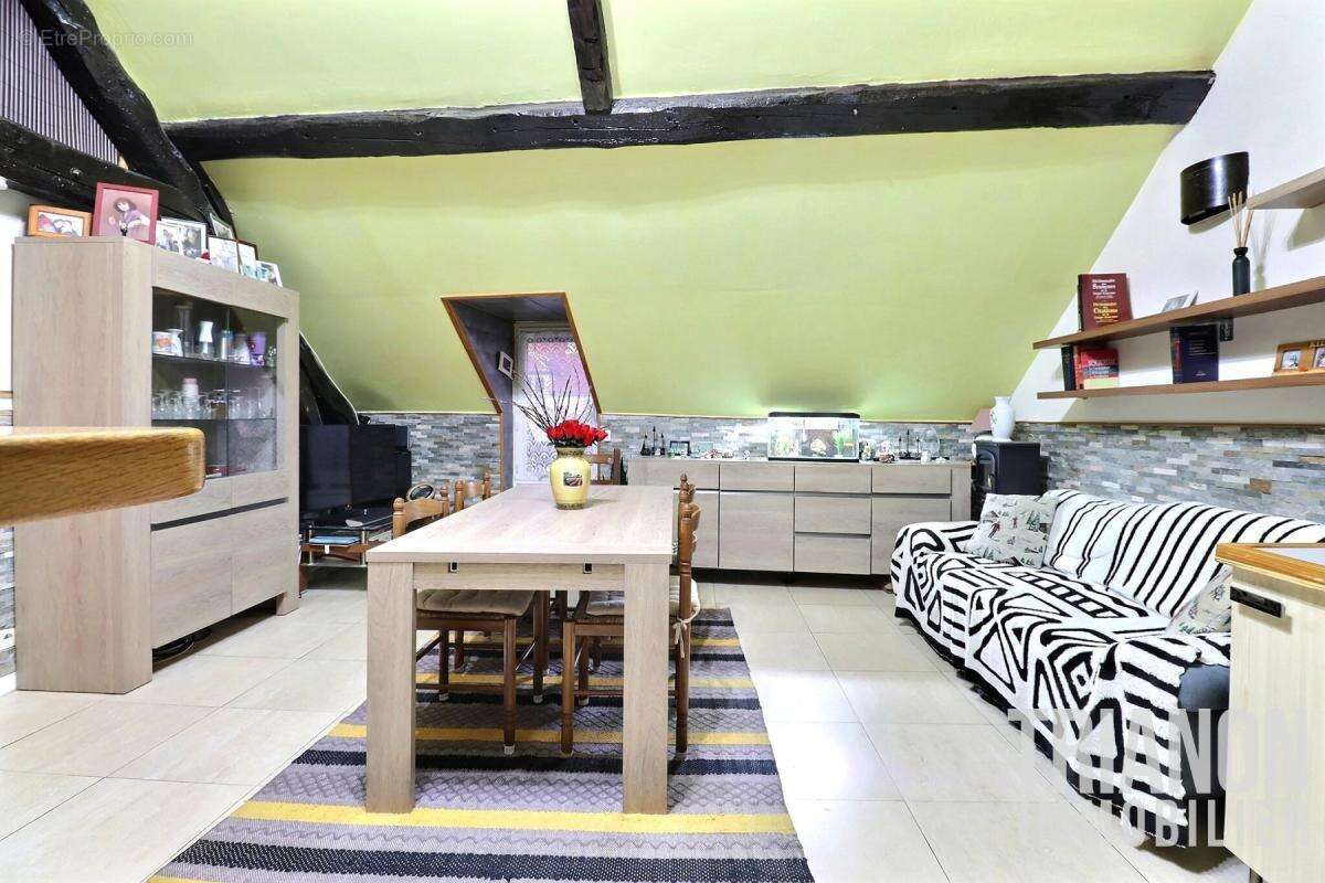 Appartement à VAUX-SUR-SEINE