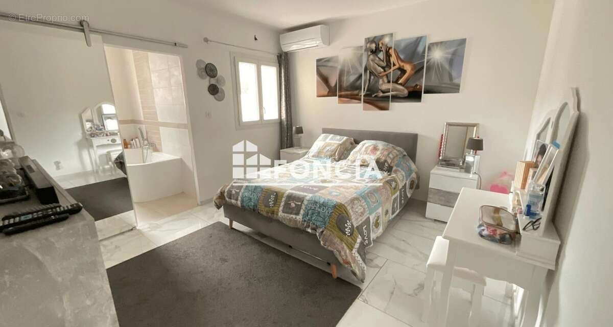 Appartement à LE ROVE