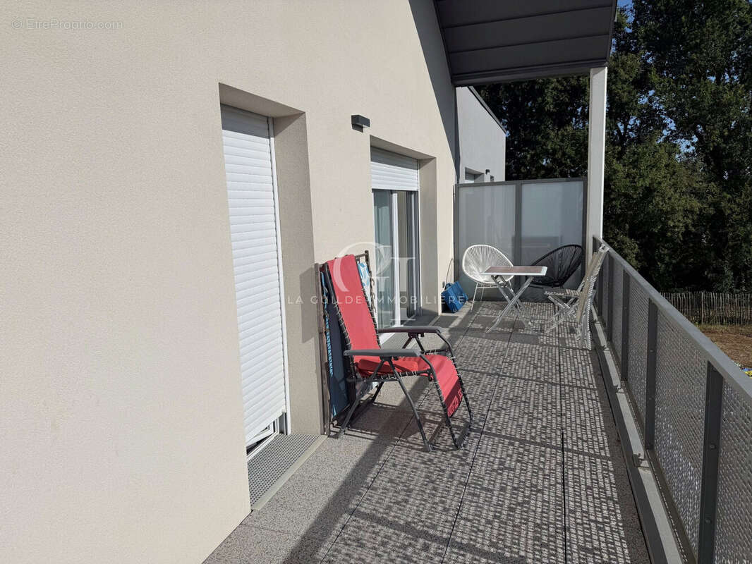 Appartement 66 m² à Avrille  - photo 3