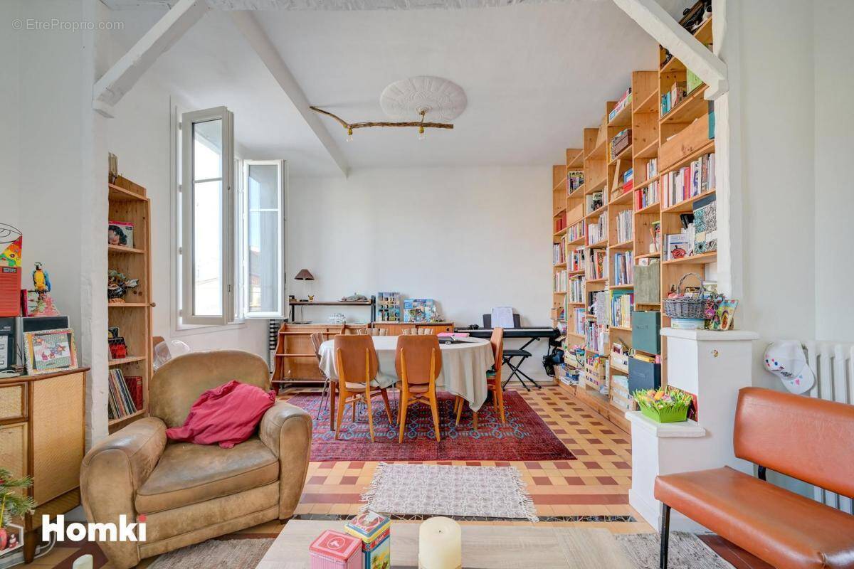Appartement à MARSEILLE-1E