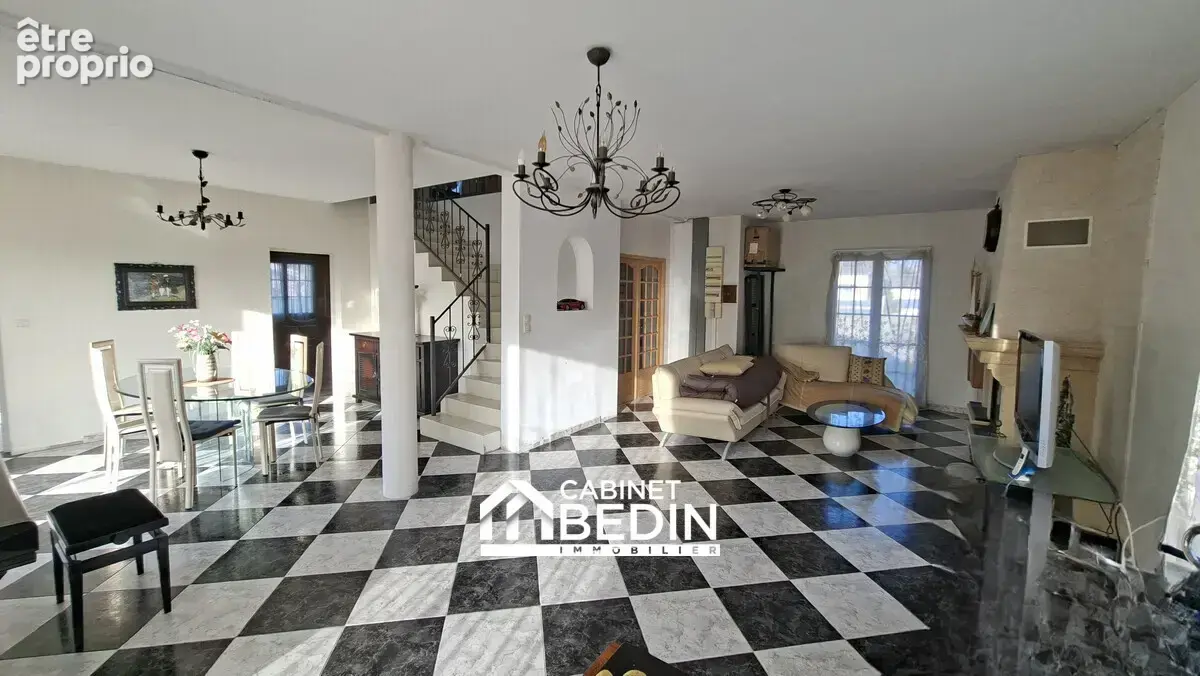 Maison 7 pièces 183 m² à vendre à Saint-Andre-De-Cubzac (33240) - photo 2
