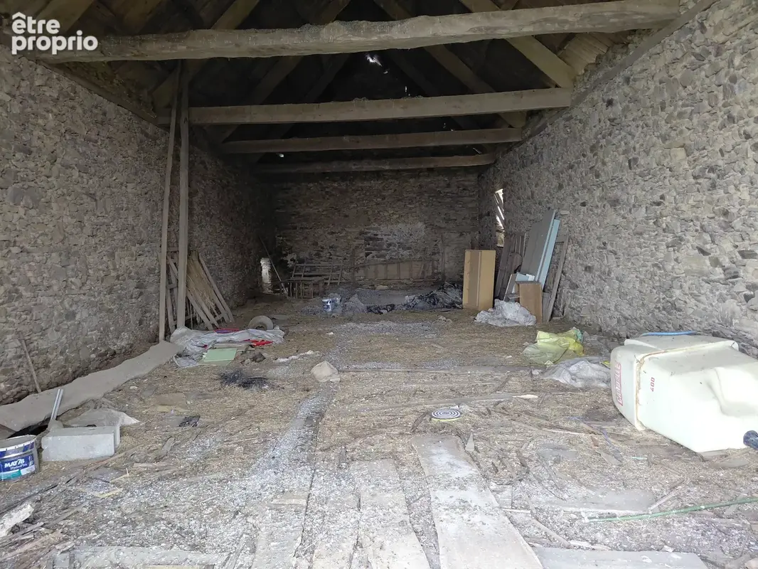 Corps de ferme avec 24 ha de terrain - photo 7