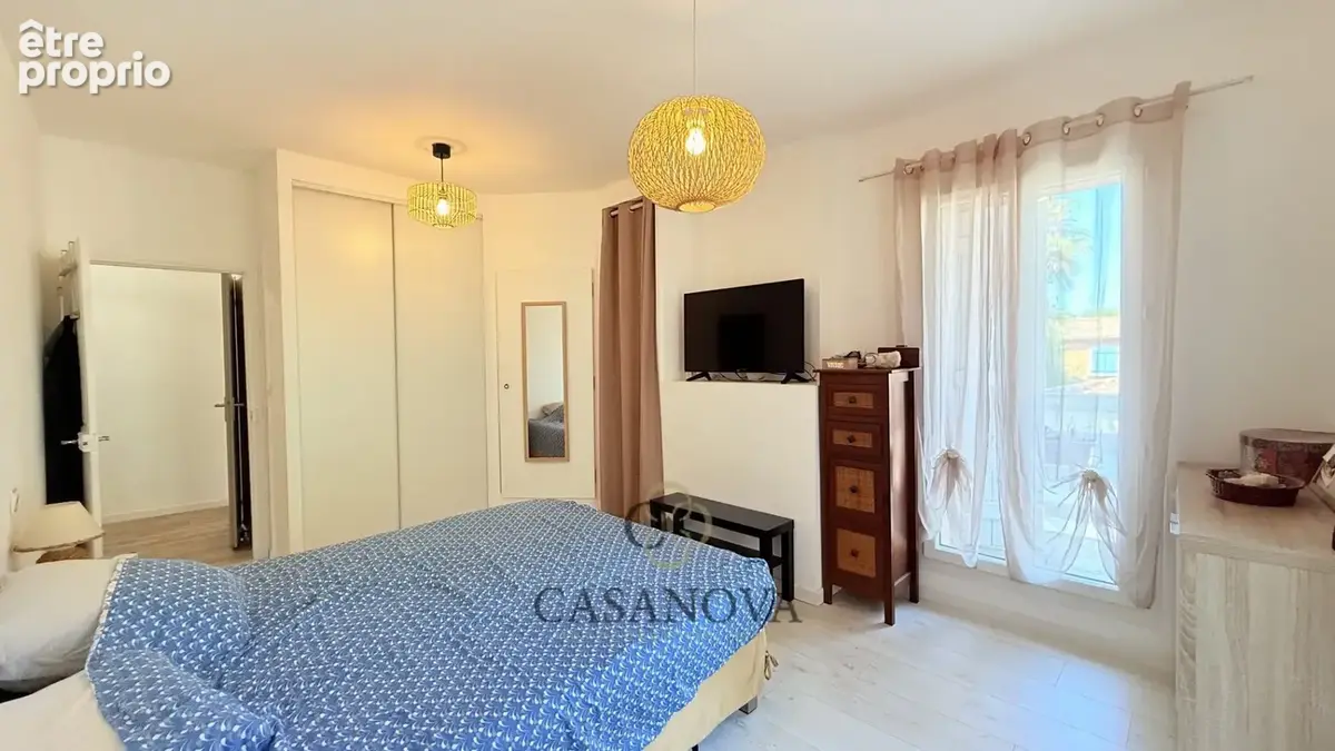 Maison de village rénovée de 137 m² avec appartement indépendant et deux garages à Montblanc - photo 9