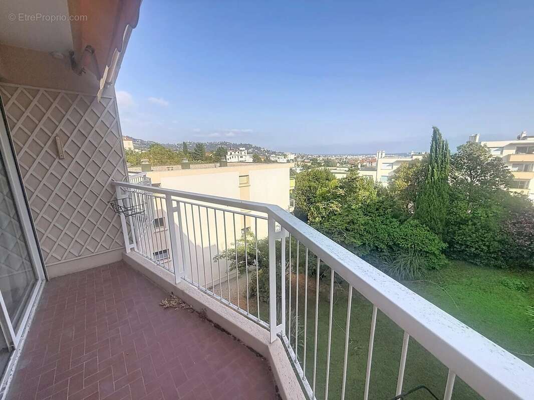 2 Pièces Tassigny  Résidence Seniors Vue Mer Panoramique 2 Terrasses - photo 2