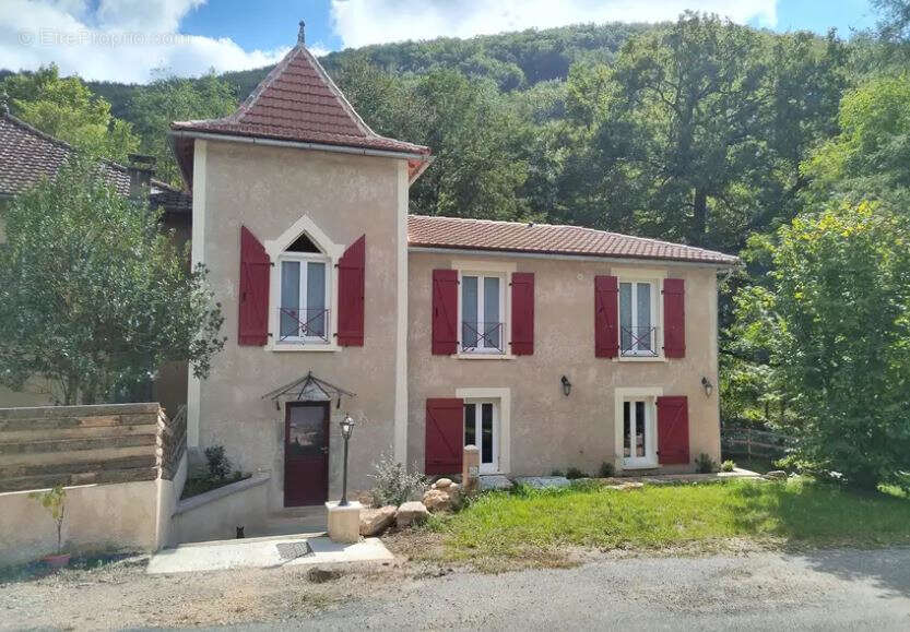 Ancien moulin de prestige à finir de restaurer : 3,5 ha avec ruisseau - photo 12